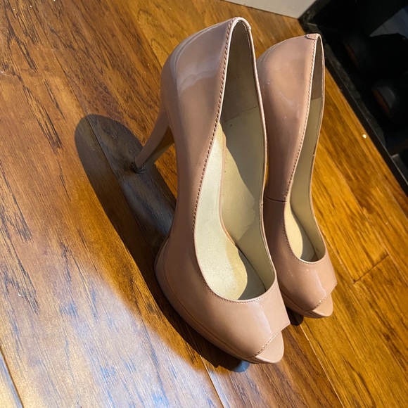 heels - Picture 2 of 2